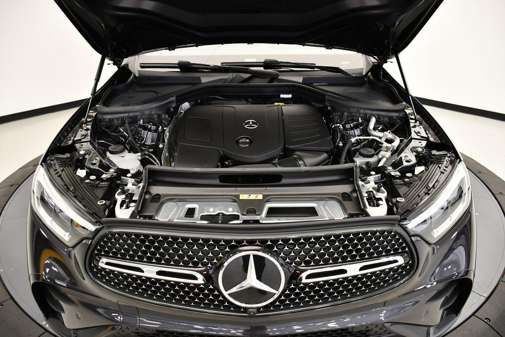 new 2025 Mercedes-Benz GLC 300 car, priced at $60,610