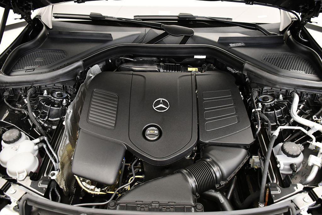 new 2025 Mercedes-Benz GLC 300 car, priced at $60,610