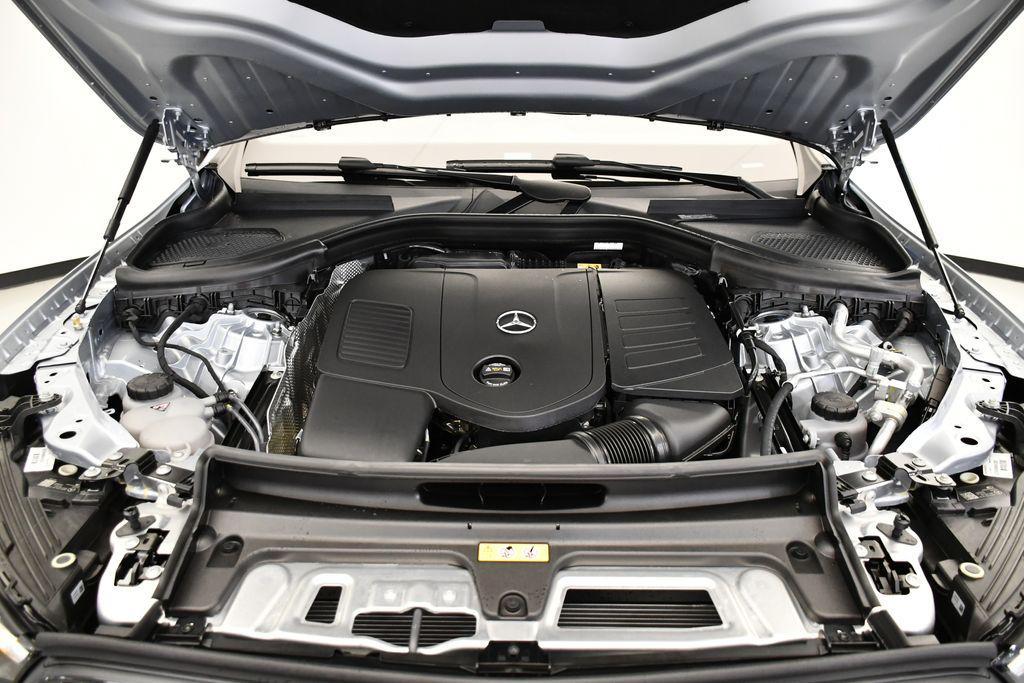 new 2026 Mercedes-Benz GLC 300 car, priced at $59,260