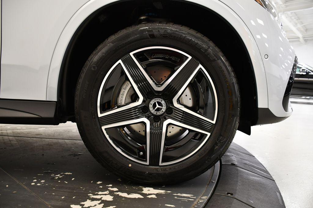 new 2026 Mercedes-Benz GLC 300 car, priced at $59,260