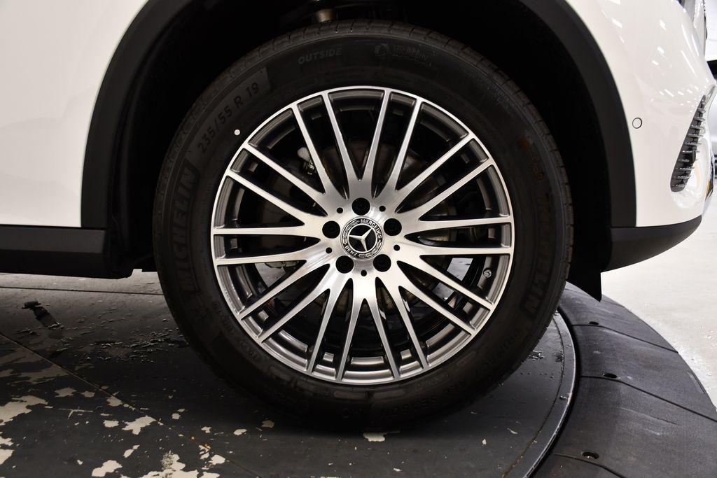 new 2025 Mercedes-Benz GLC 300 car, priced at $53,035