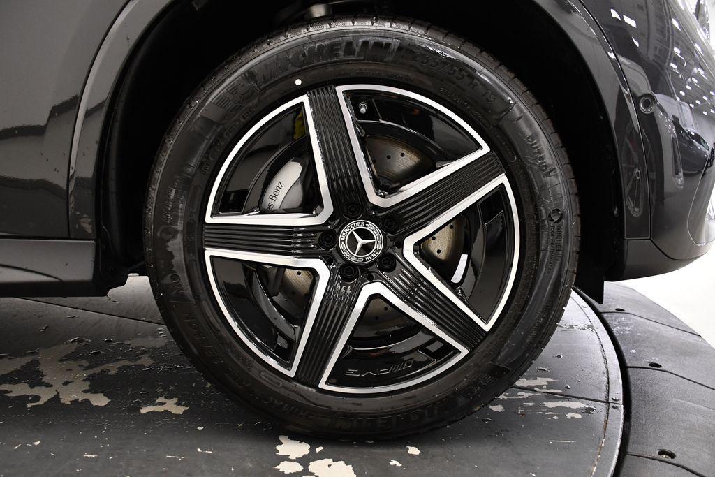 new 2025 Mercedes-Benz GLC 300 car, priced at $60,550