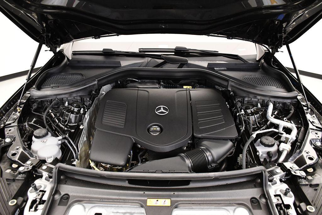 new 2025 Mercedes-Benz GLC 300 car, priced at $60,550