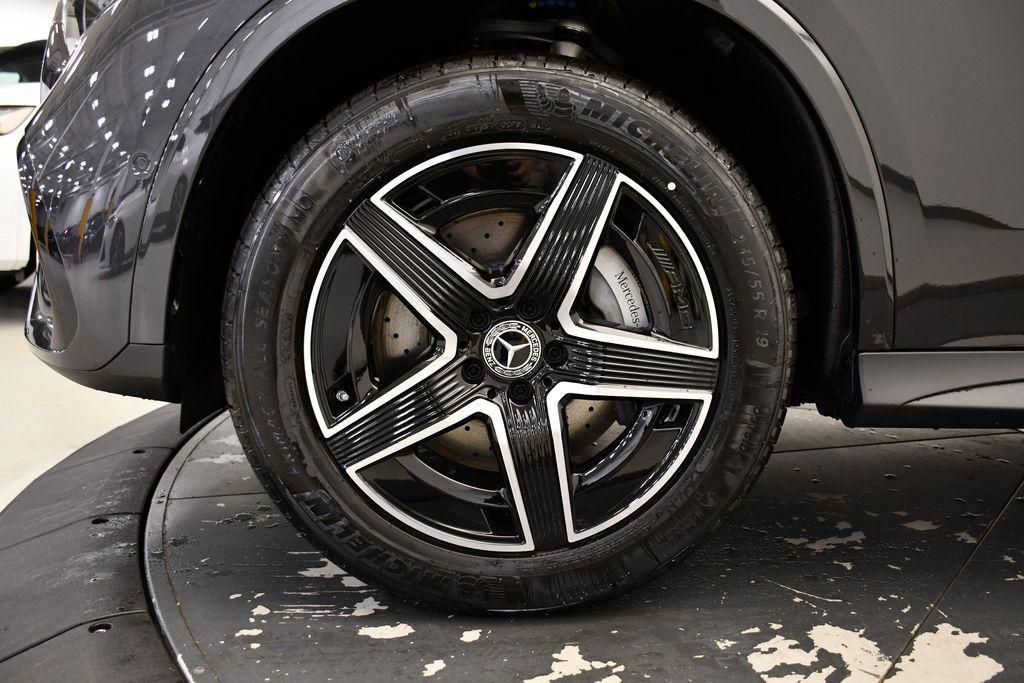 new 2025 Mercedes-Benz GLC 300 car, priced at $60,550
