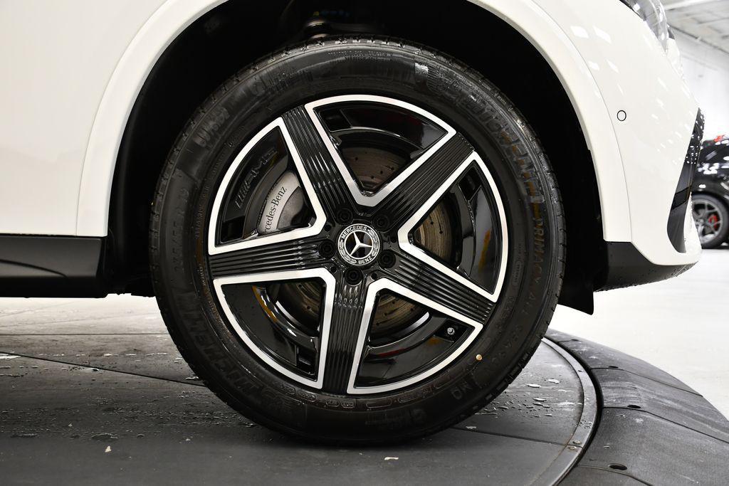 new 2026 Mercedes-Benz GLC 300 car, priced at $60,585
