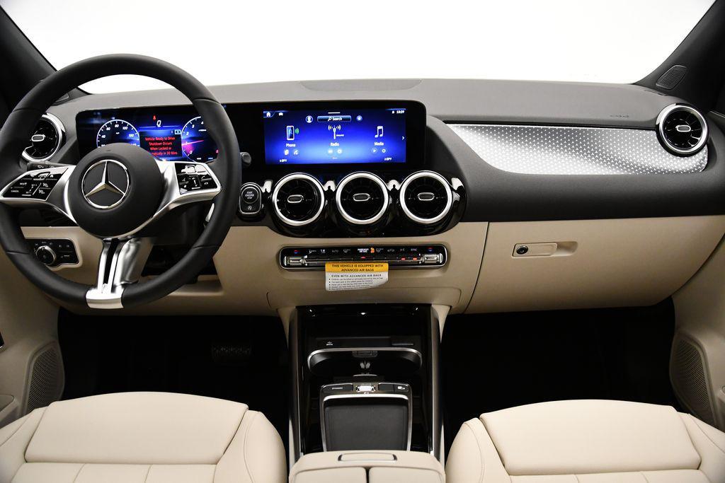 new 2025 Mercedes-Benz GLA 250 car, priced at $44,250