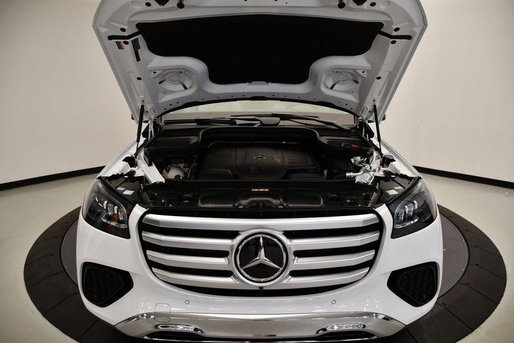 new 2026 Mercedes-Benz GLS 450 car, priced at $92,330