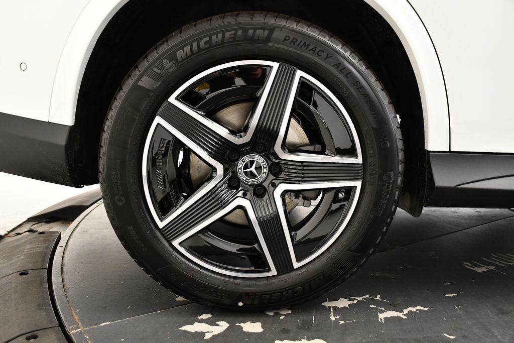 new 2025 Mercedes-Benz GLC 300 car, priced at $63,335