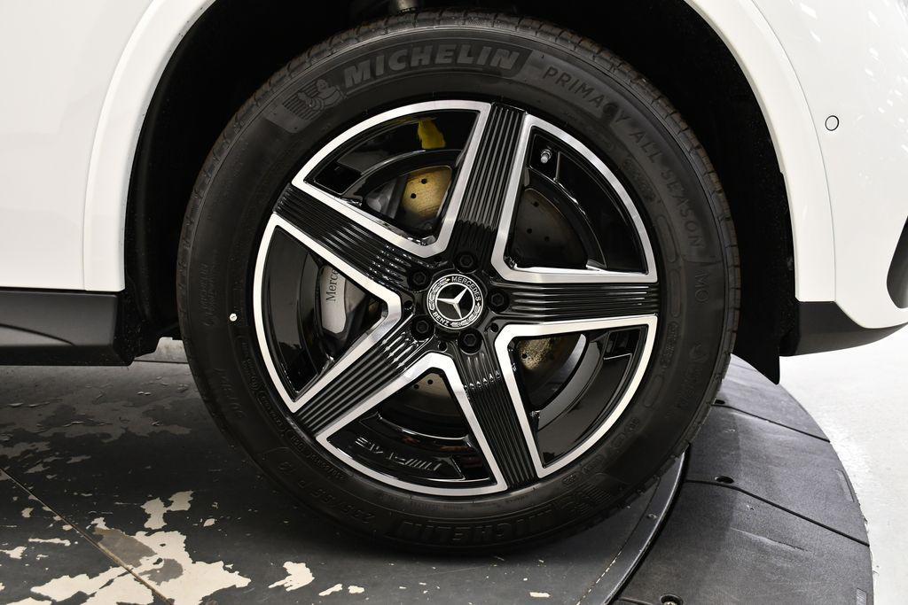 new 2025 Mercedes-Benz GLC 300 car, priced at $63,335