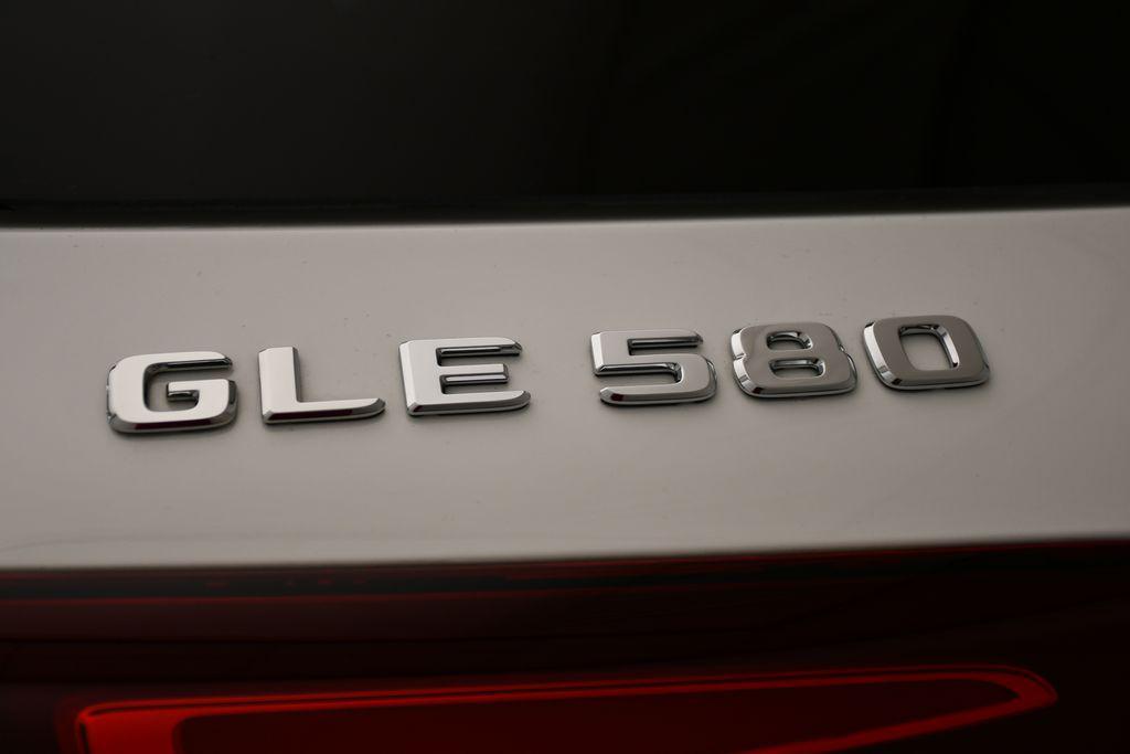 new 2025 Mercedes-Benz GLE 580 car, priced at $90,925