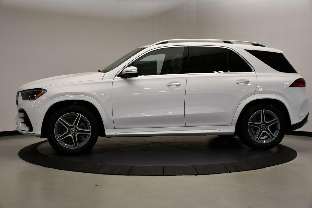 new 2025 Mercedes-Benz GLE 580 car, priced at $90,925