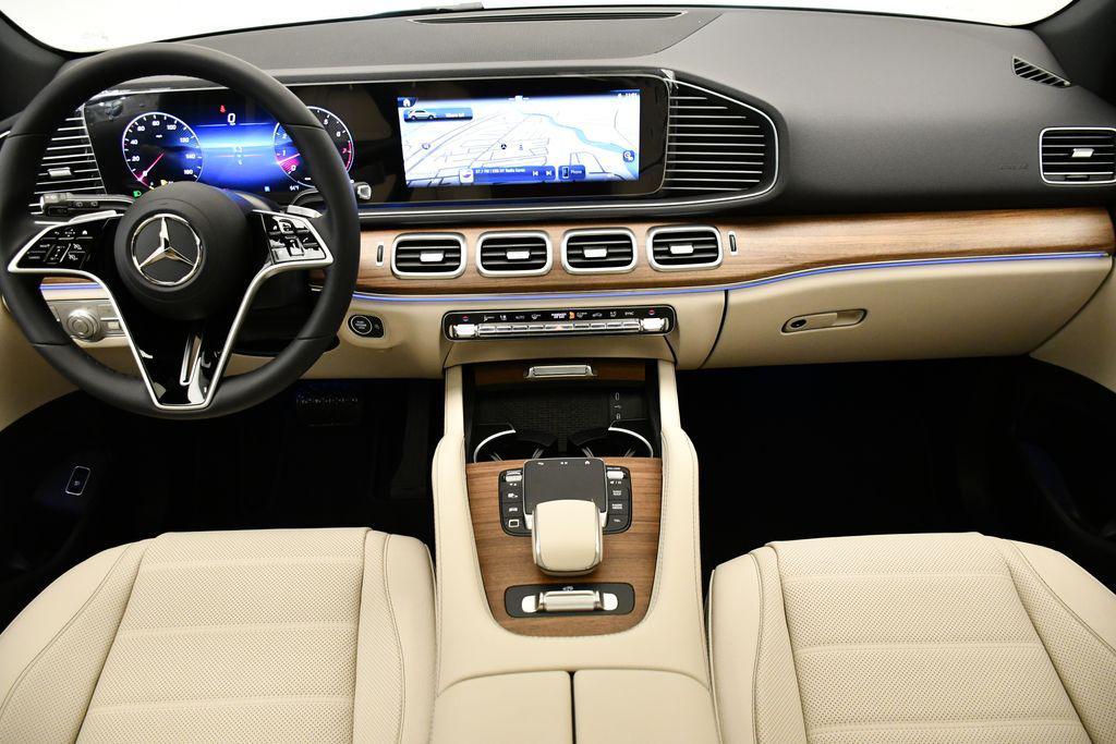 new 2025 Mercedes-Benz GLE 580 car, priced at $90,925