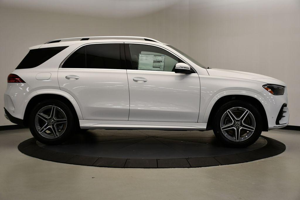 new 2025 Mercedes-Benz GLE 580 car, priced at $90,925