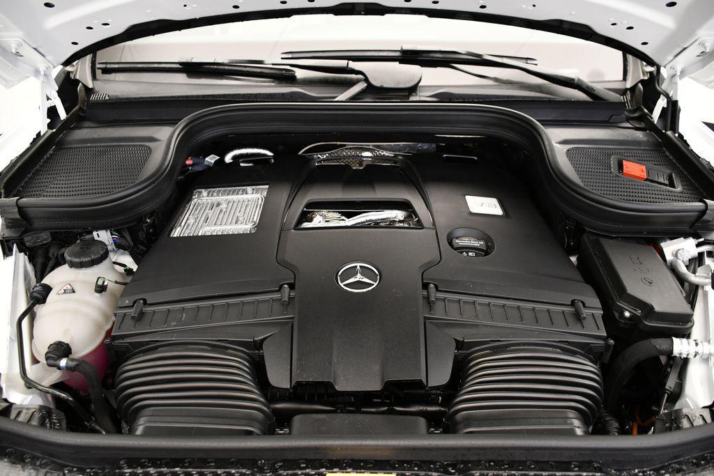 new 2025 Mercedes-Benz GLE 580 car, priced at $90,925