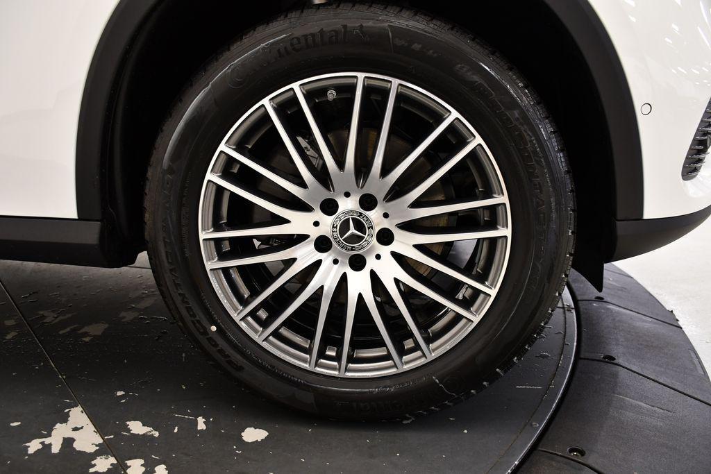 new 2025 Mercedes-Benz GLC 300 car, priced at $53,035