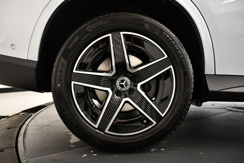 new 2026 Mercedes-Benz GLC 300 car, priced at $59,260