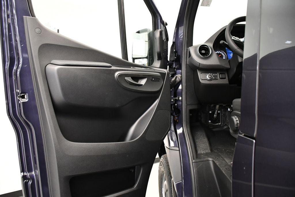 new 2026 Mercedes-Benz Sprinter 2500 car, priced at $75,344