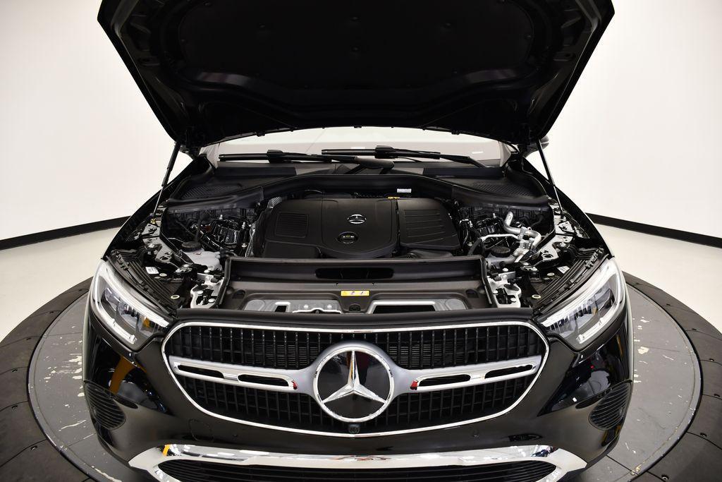 new 2025 Mercedes-Benz GLC 300 car, priced at $53,415