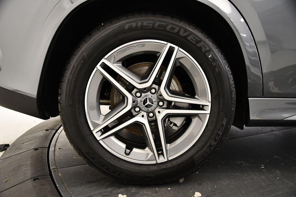 new 2025 Mercedes-Benz GLE 580 car, priced at $96,495
