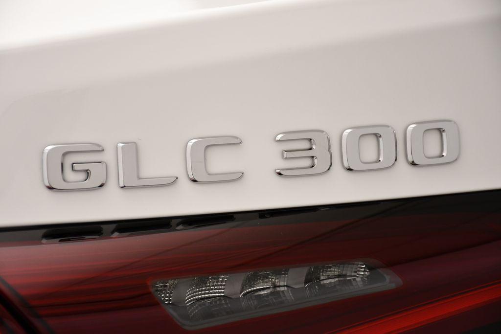 new 2025 Mercedes-Benz GLC 300 car, priced at $67,915