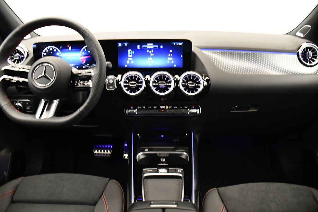 new 2025 Mercedes-Benz GLA 250 car, priced at $51,655