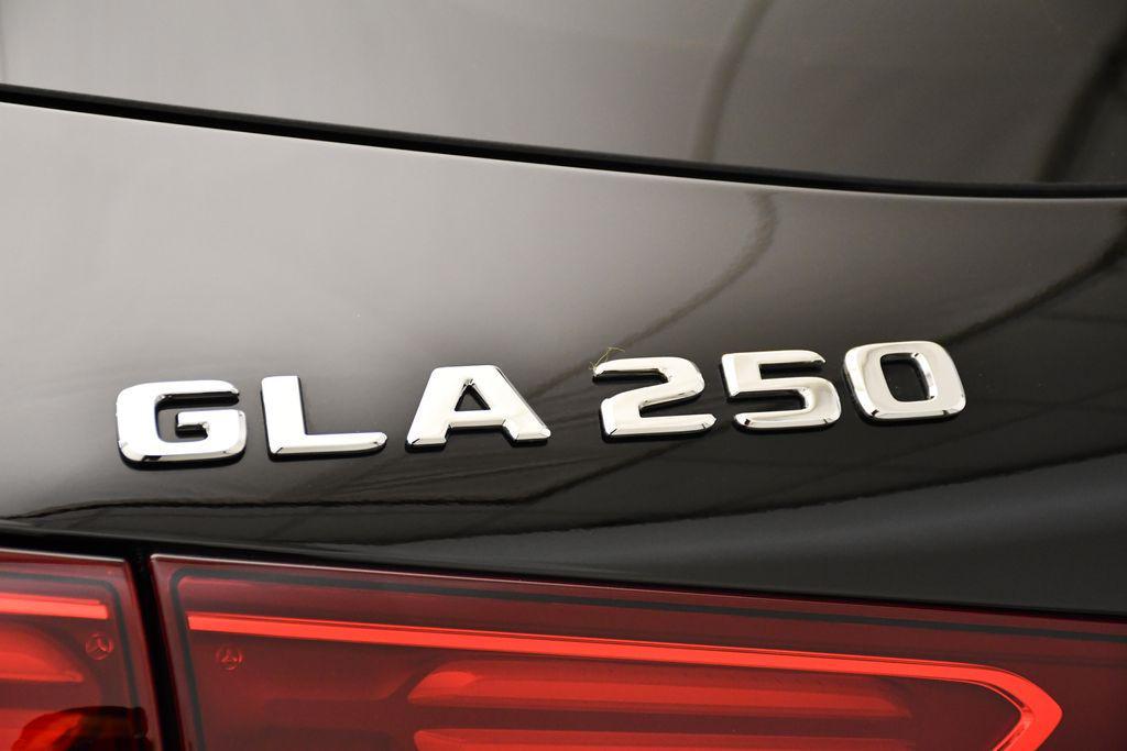 new 2025 Mercedes-Benz GLA 250 car, priced at $51,655