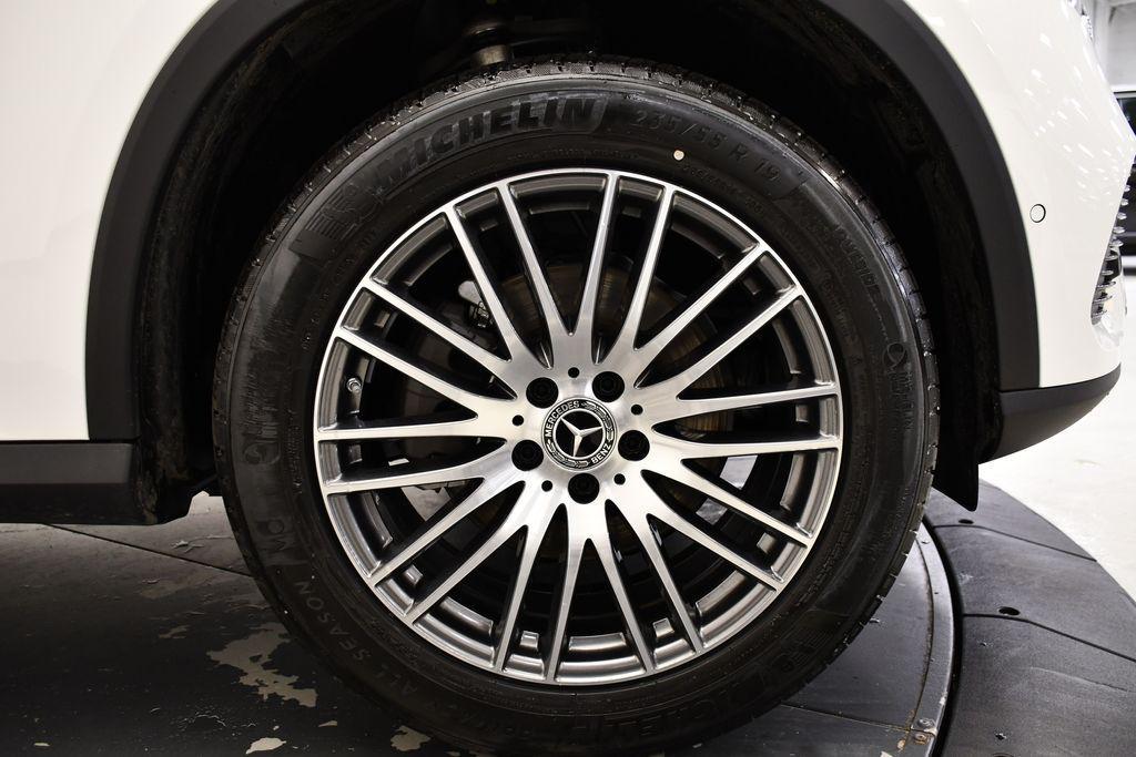 new 2025 Mercedes-Benz GLC 300 car, priced at $56,035