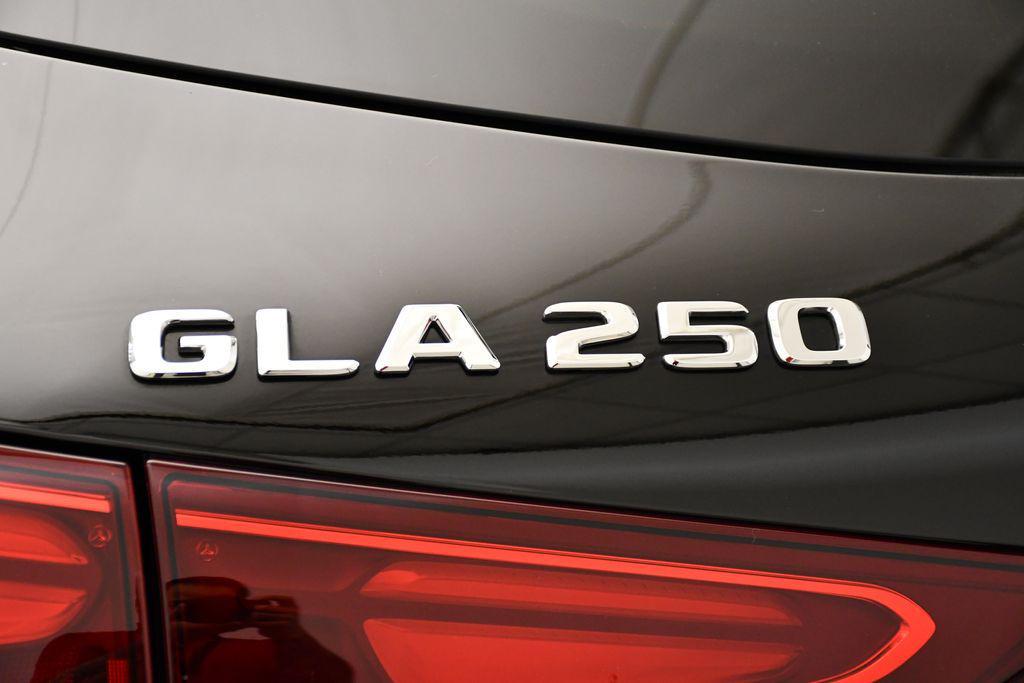 new 2025 Mercedes-Benz GLA 250 car, priced at $48,495