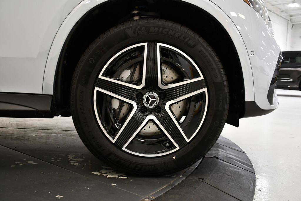 new 2026 Mercedes-Benz GLC 300 car, priced at $61,885