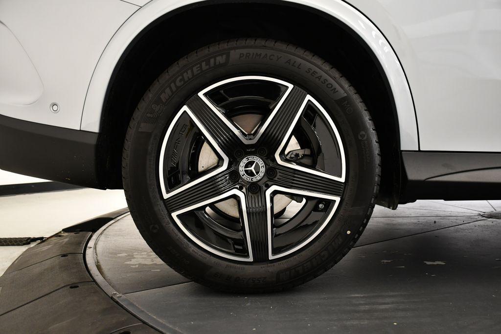 new 2026 Mercedes-Benz GLC 300 car, priced at $61,885