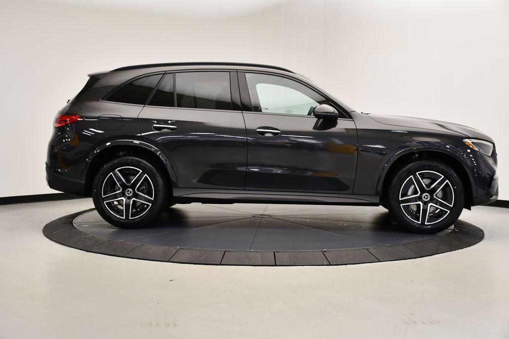 new 2025 Mercedes-Benz GLC 300 car, priced at $59,560