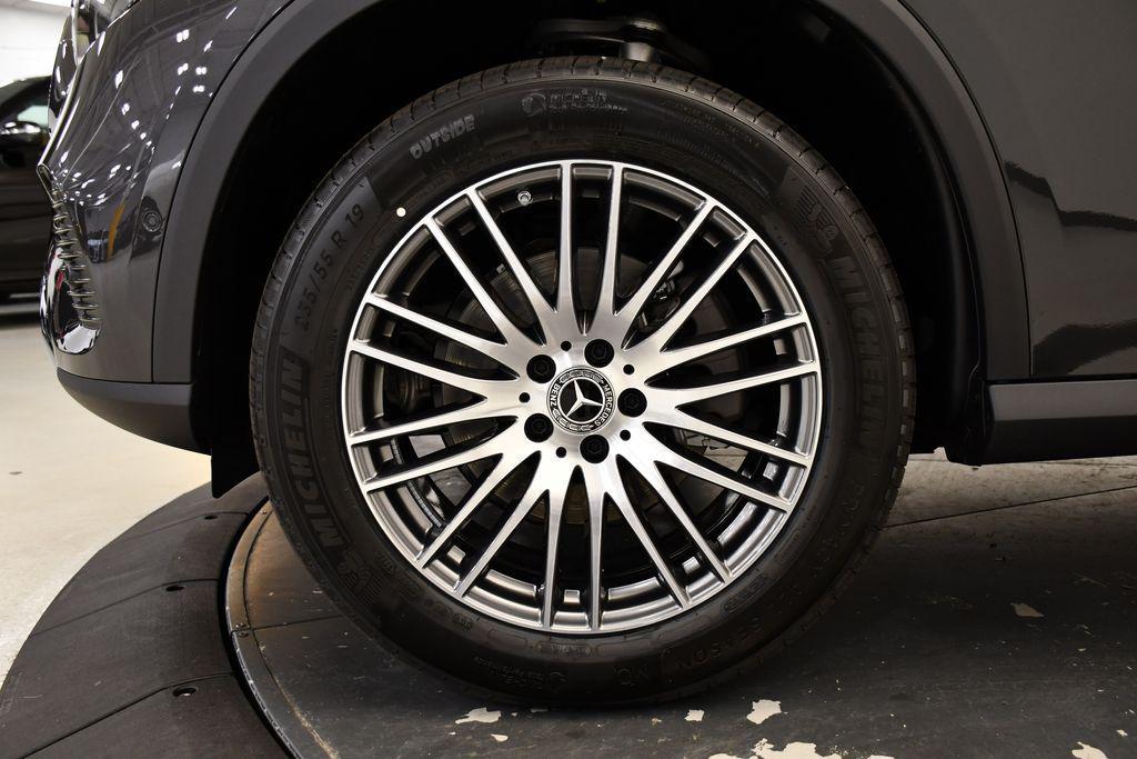 new 2025 Mercedes-Benz GLC 300 car, priced at $66,035