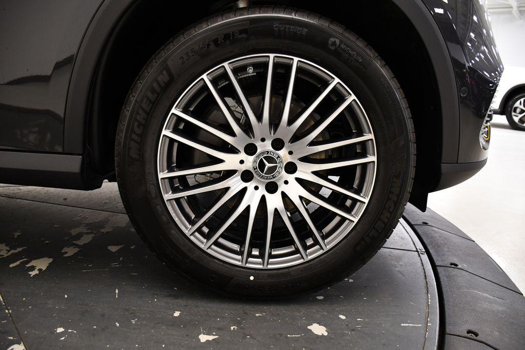 new 2025 Mercedes-Benz GLC 300 car, priced at $66,035