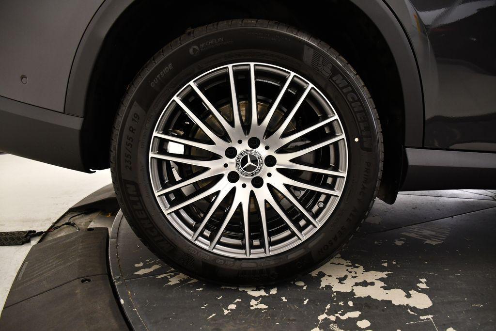 new 2025 Mercedes-Benz GLC 300 car, priced at $66,035