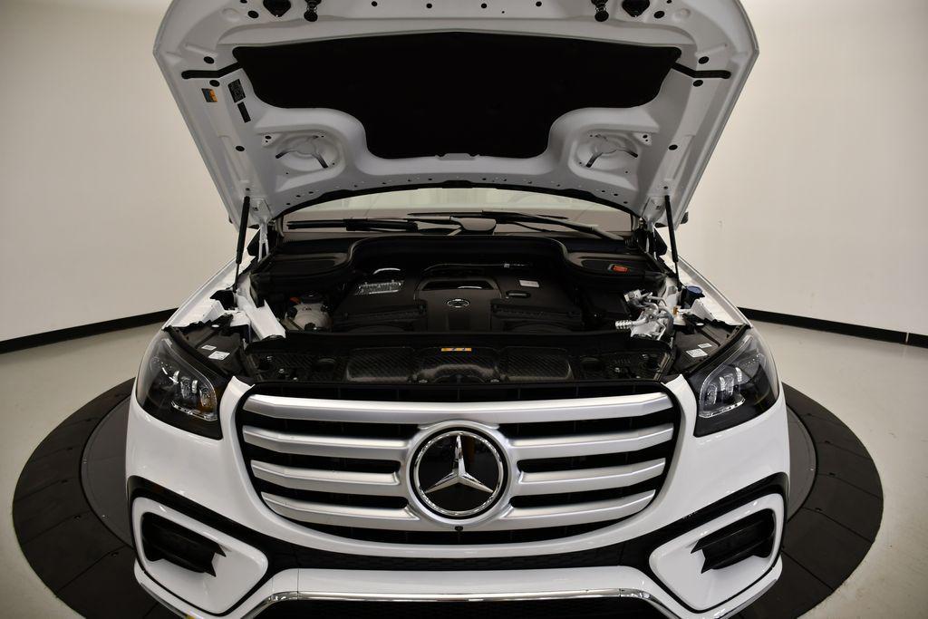new 2026 Mercedes-Benz GLS 580 car, priced at $120,235