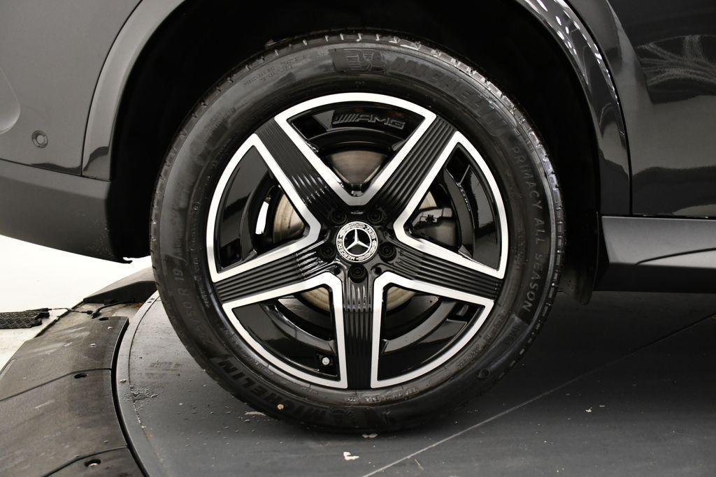 new 2025 Mercedes-Benz GLC 300 car, priced at $61,230