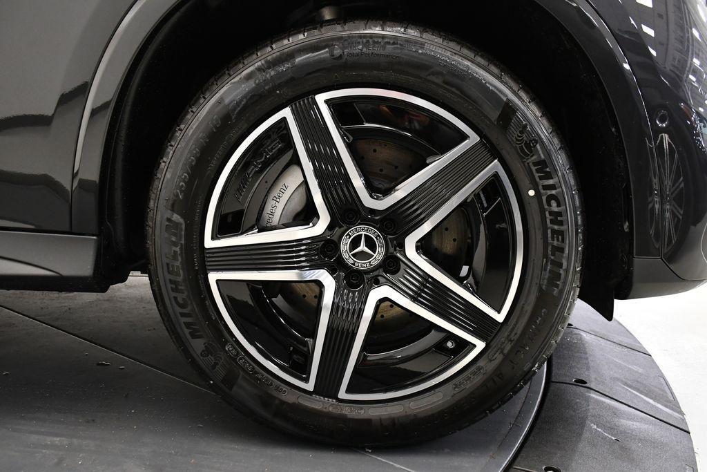 new 2025 Mercedes-Benz GLC 300 car, priced at $61,230