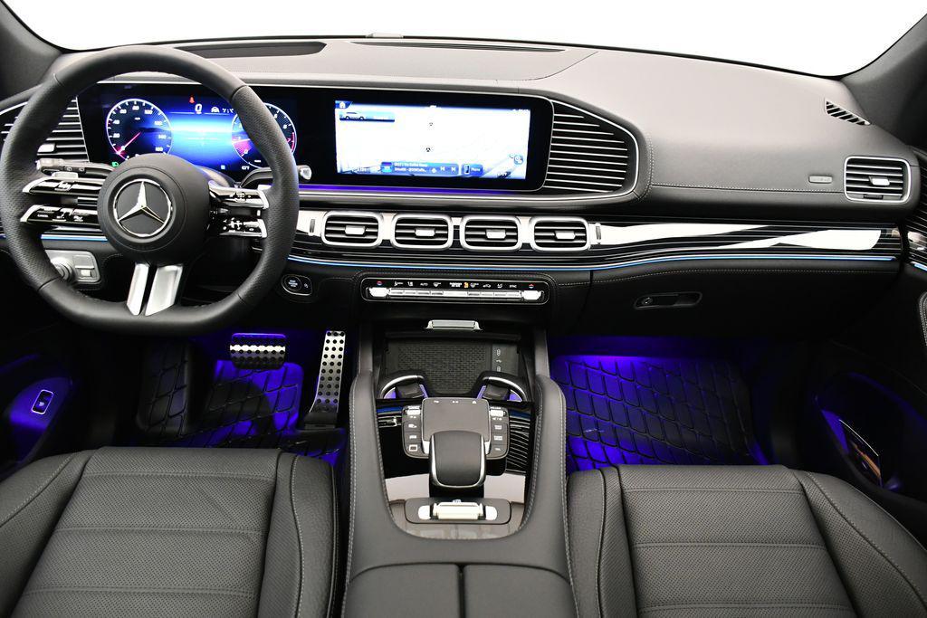 new 2025 Mercedes-Benz GLS 580 car, priced at $124,155