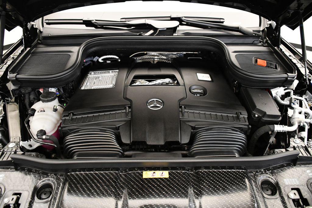 new 2025 Mercedes-Benz GLS 580 car, priced at $124,155