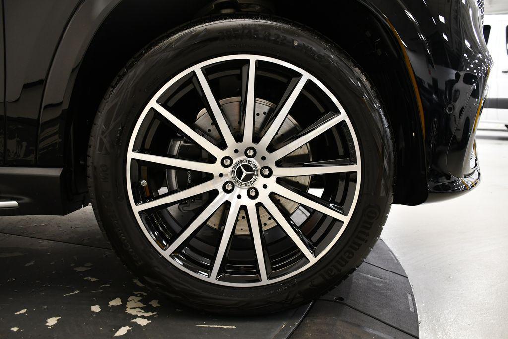 new 2025 Mercedes-Benz GLS 580 car, priced at $124,155