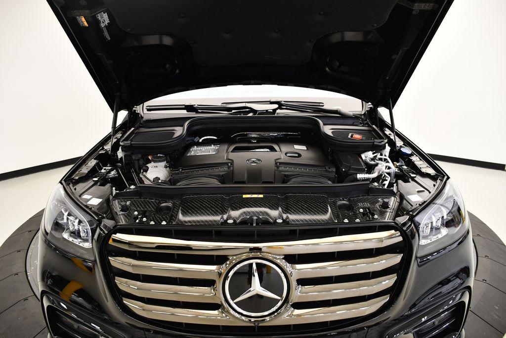 new 2025 Mercedes-Benz GLS 580 car, priced at $124,155