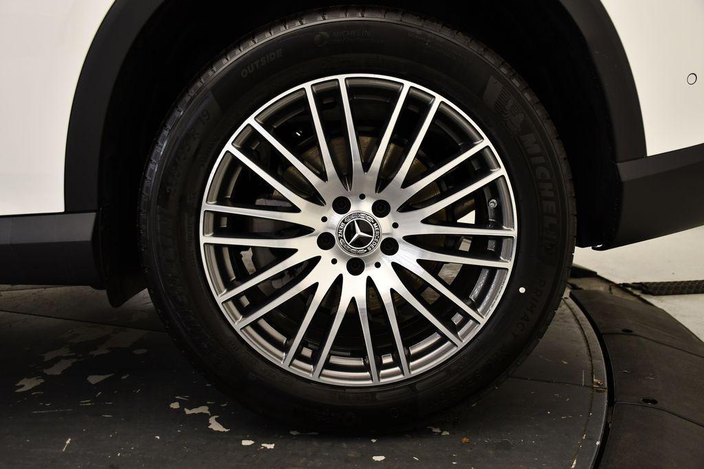 new 2025 Mercedes-Benz GLC 300 car, priced at $53,035