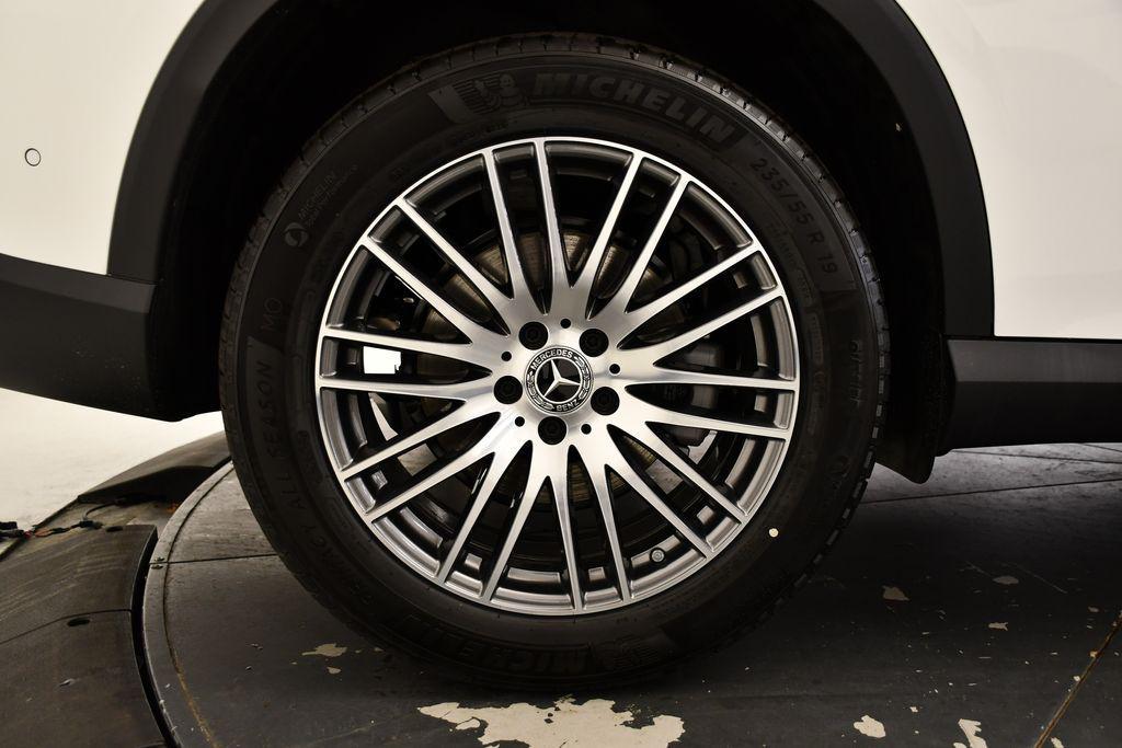 new 2025 Mercedes-Benz GLC 300 car, priced at $53,035