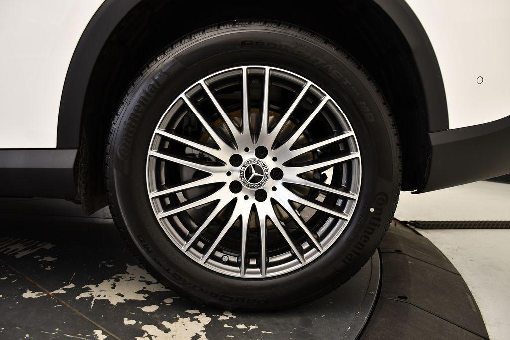 new 2025 Mercedes-Benz GLC 300 car, priced at $53,035