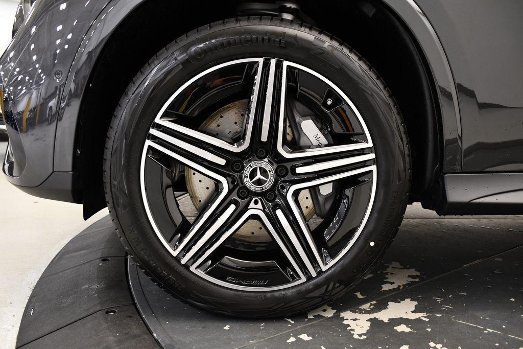 new 2025 Mercedes-Benz GLC 300 car, priced at $60,320