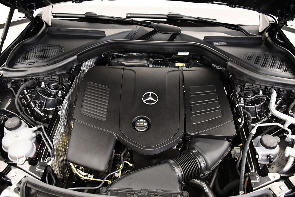 new 2025 Mercedes-Benz GLC 300 car, priced at $60,320