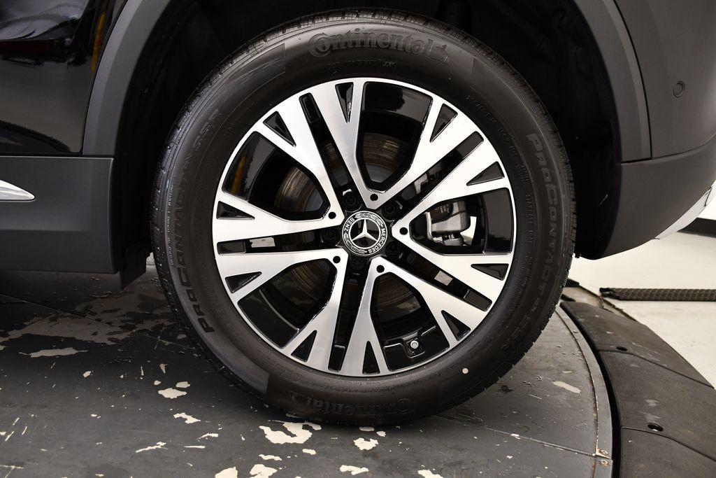 new 2025 Mercedes-Benz GLA 250 car, priced at $48,495