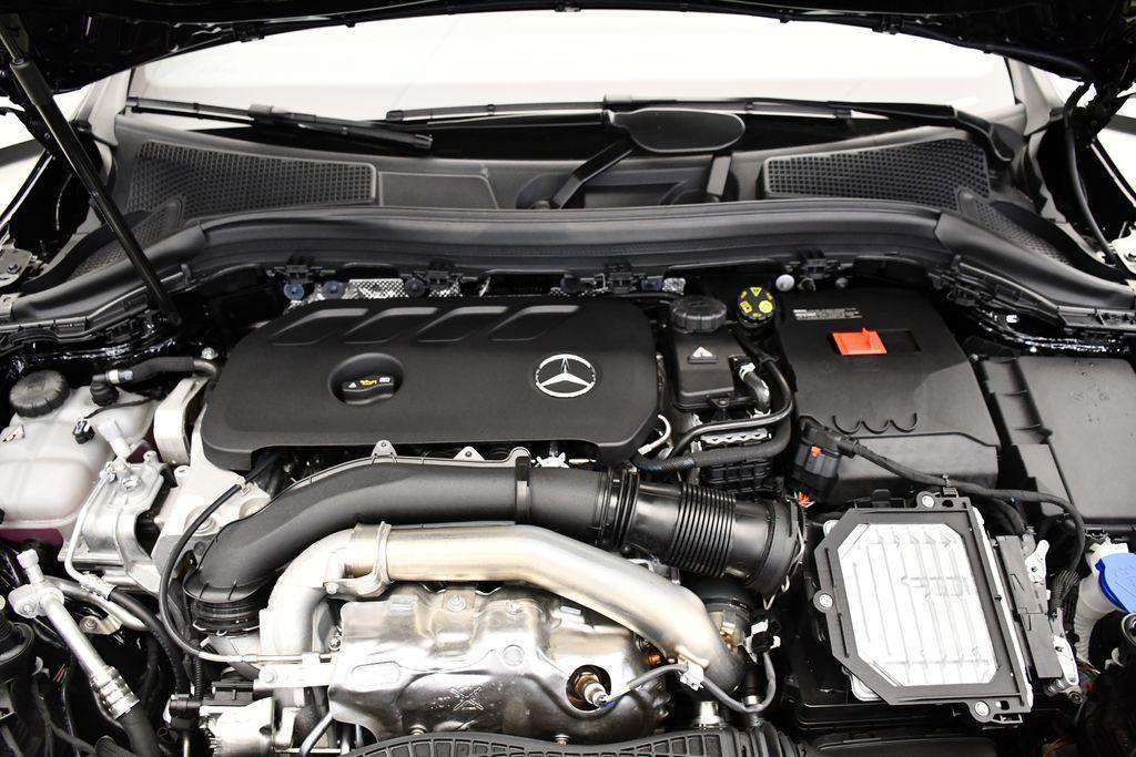 new 2025 Mercedes-Benz GLA 250 car, priced at $48,495