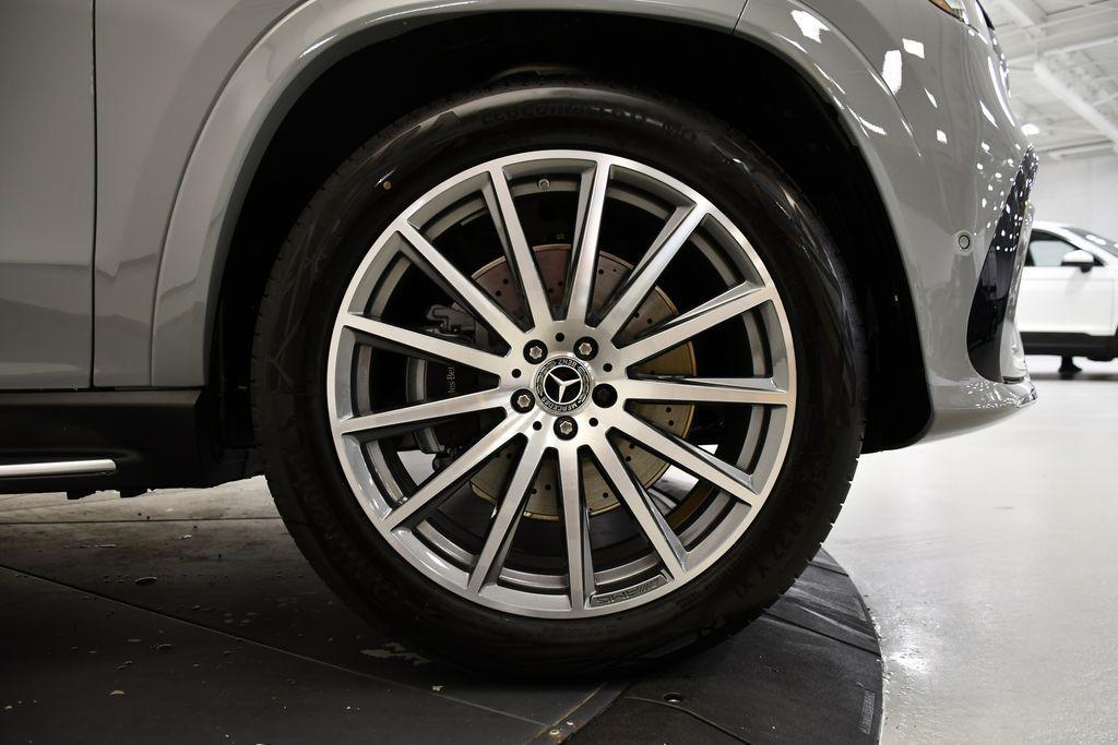 new 2026 Mercedes-Benz GLS 580 car, priced at $126,150