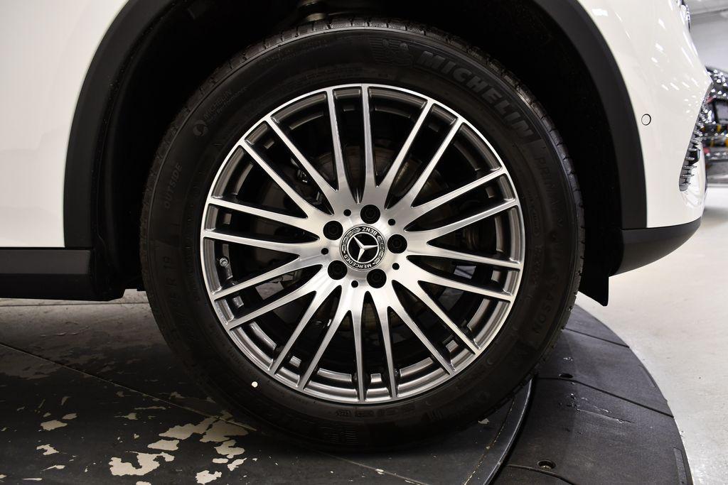 new 2025 Mercedes-Benz GLC 300 car, priced at $53,035